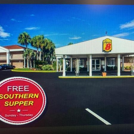 Super 8 By Wyndham Lake City Luaran gambar