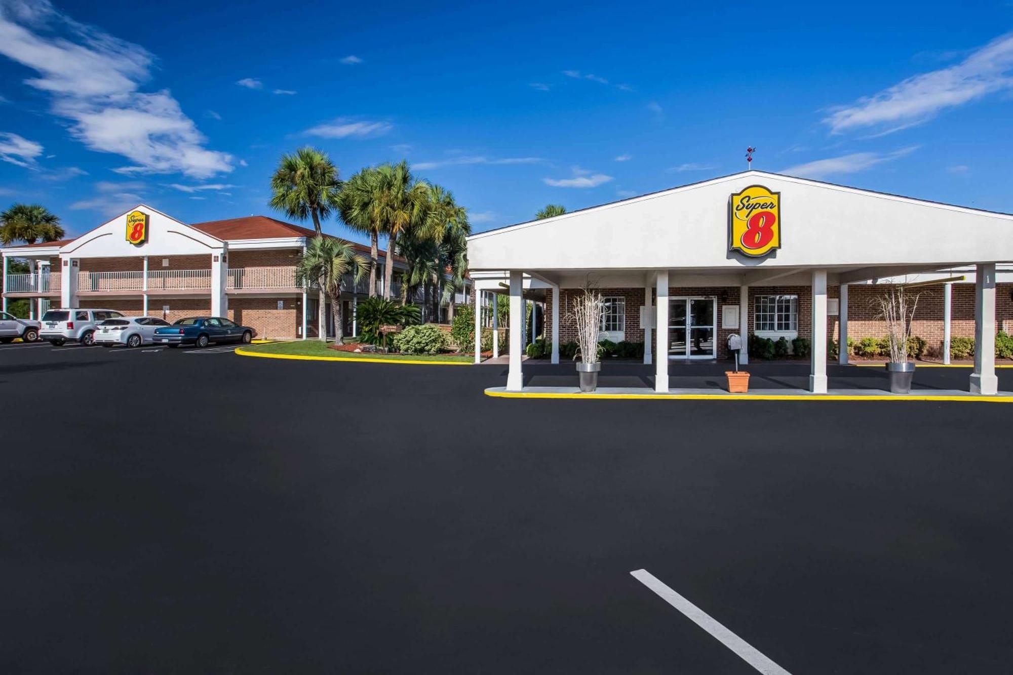 Super 8 By Wyndham Lake City Luaran gambar