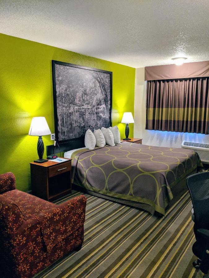 Super 8 By Wyndham Lake City Luaran gambar